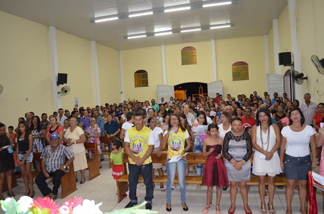 Católicos celebram a missa solene do santo padroeiro de Vera Mendes. - Imagem 14