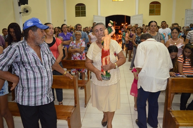 Católicos celebram a missa solene do santo padroeiro de Vera Mendes. - Imagem 5