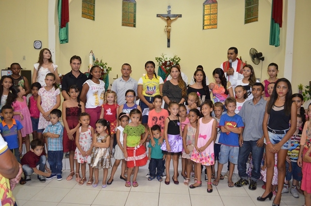 Católicos celebram a missa solene do santo padroeiro de Vera Mendes. - Imagem 3