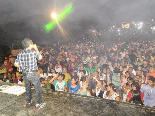Keltinho e Farra de Play Faz grande Show em praça pública na Cidade de Lagoinha   - Imagem 7