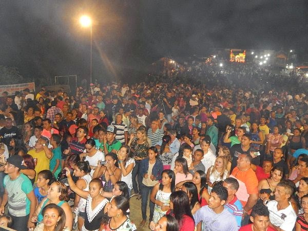 Keltinho e Farra de Play Faz grande Show em praça pública na Cidade de Lagoinha   - Imagem 8