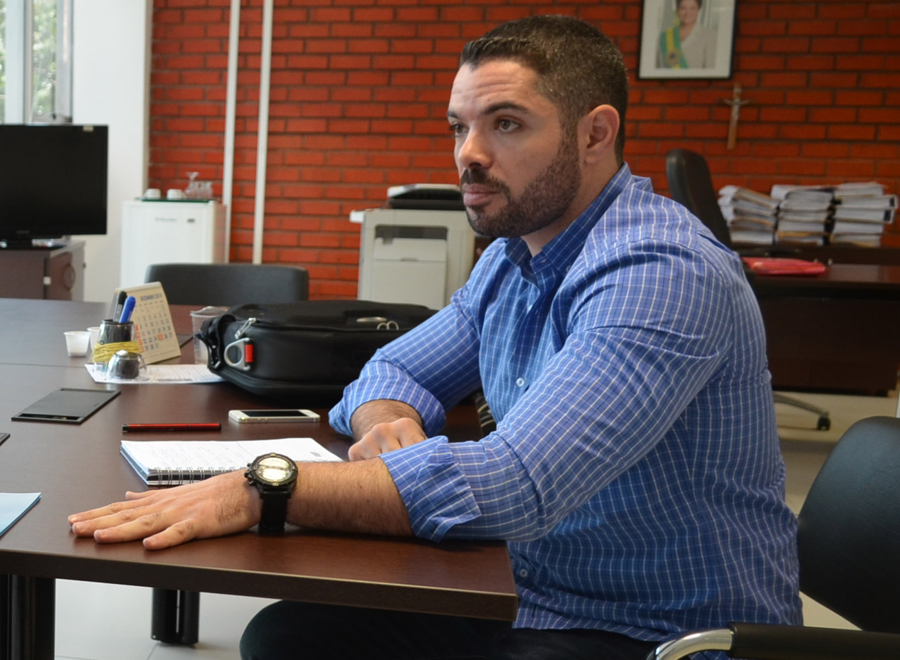 Prefeito e secretários de Oeiras congelam os próprios salários em 2015