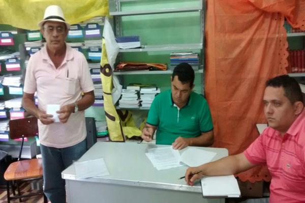 Prefeito Luiz Neto se reúne com diretores de escolas na manhã de hoje(22) - Imagem 2