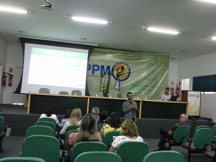 Mais Médicos – Paulo Lopes, Prefeito e Matias, Secretário de Saúde, participam de reunião com técnicos do “Projeto Mais Médicos” em Teresina. - Imagem 1
