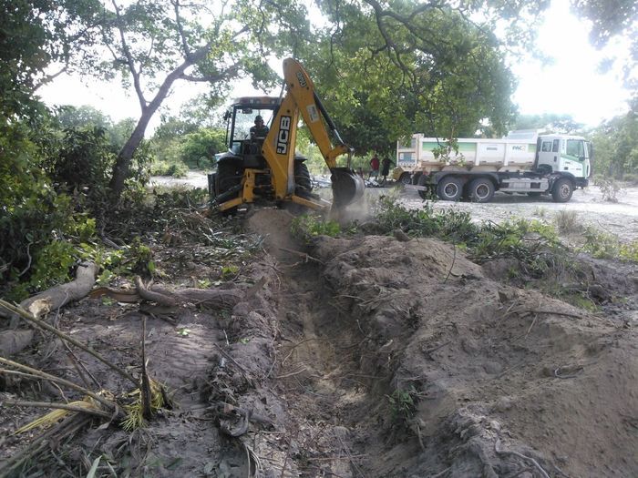 Prefeito Zé Resende faz mutirão para implantar sistema de abastecimento d'água - Imagem 1