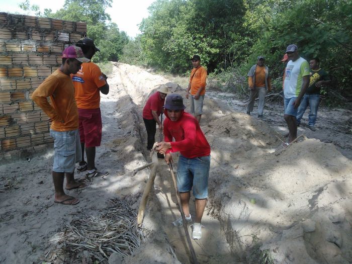 Prefeito Zé Resende faz mutirão para implantar sistema de abastecimento d'água - Imagem 3
