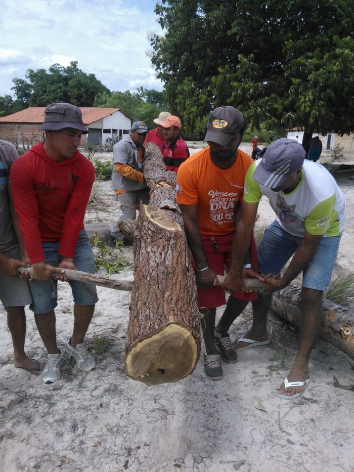Prefeito Zé Resende faz mutirão para implantar sistema de abastecimento d'água - Imagem 42