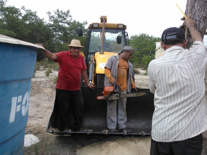 Prefeito Zé Resende faz mutirão para implantar sistema de abastecimento d'água - Imagem 29