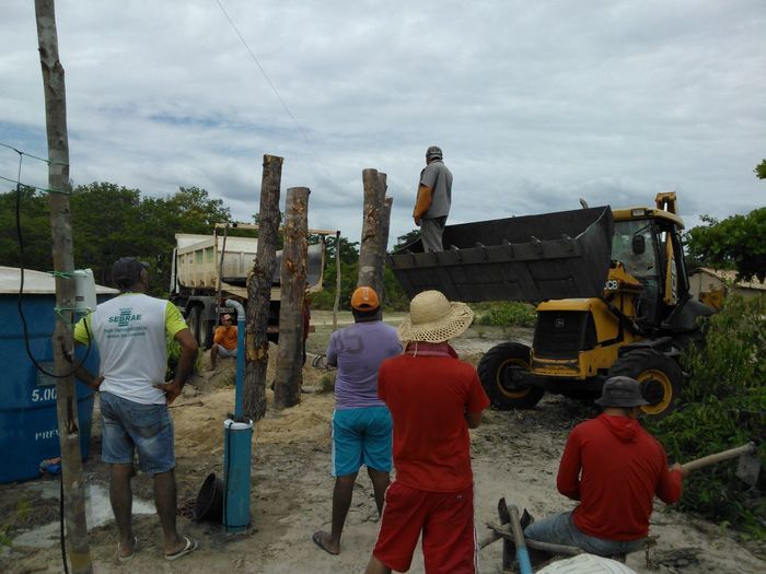 Prefeito Zé Resende faz mutirão para implantar sistema de abastecimento d'água - Imagem 31