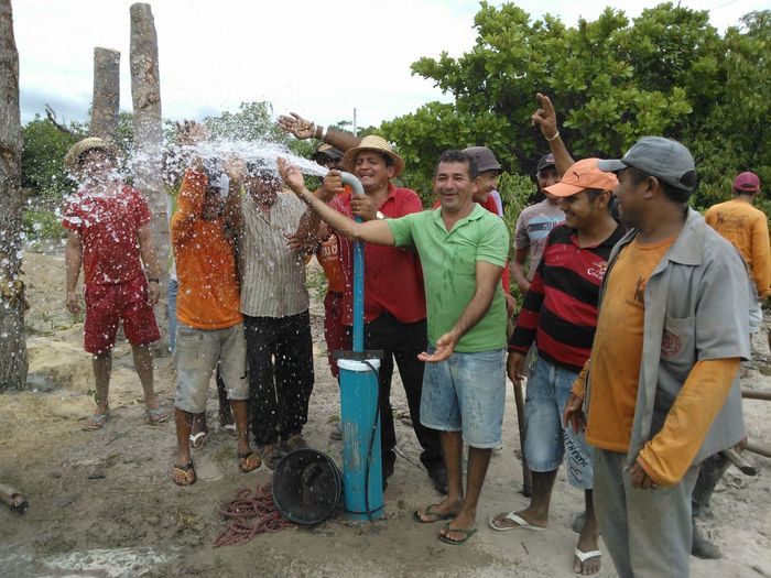 Prefeito Zé Resende faz mutirão para implantar sistema de abastecimento d'água - Imagem 34