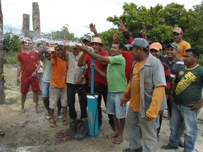 Prefeito Zé Resende faz mutirão para implantar sistema de abastecimento d'água - Imagem 35