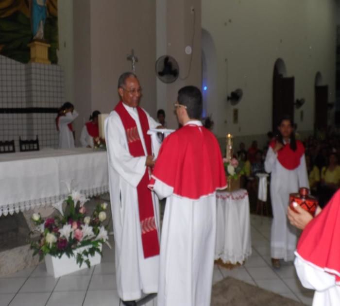 Sacramento da Crisma é celebrado na Igreja Matriz de Santa Teresinha em Elesbão Veloso  - Imagem 8