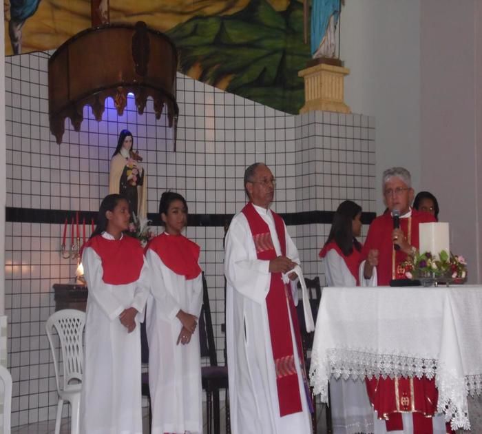 Sacramento da Crisma é celebrado na Igreja Matriz de Santa Teresinha em Elesbão Veloso  - Imagem 4