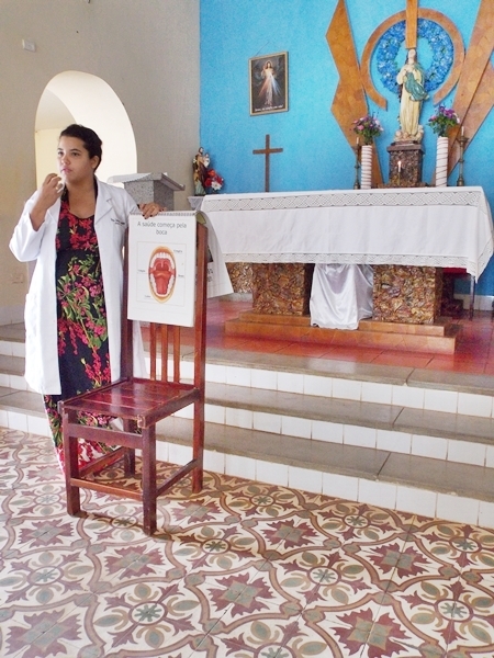 Secretaria de Saúde realiza palestra sobre Saúde Bucal aos grupos da Igreja - Imagem 4