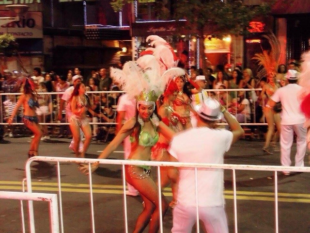 Atriz e Modelo Piauiense é Destaque no Carnaval de Montevidéu no Uruguai - Imagem 7