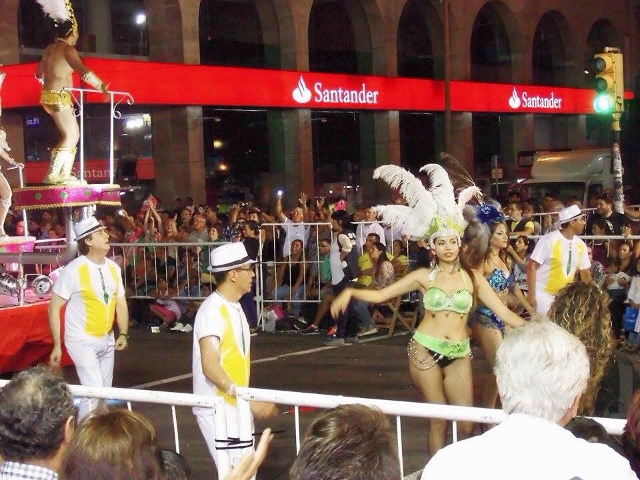 Atriz e Modelo Piauiense é Destaque no Carnaval de Montevidéu no Uruguai - Imagem 10