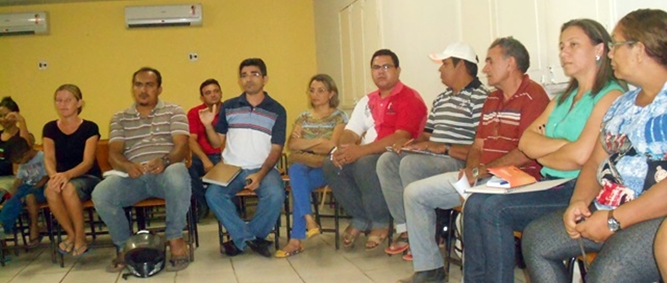 Prefeitura e Associações de Moradores Planejam Ações para 2015 em Esperantina