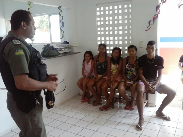 Equipe do NASF fazem Orientações aos Jovens da Cidade - Imagem 10