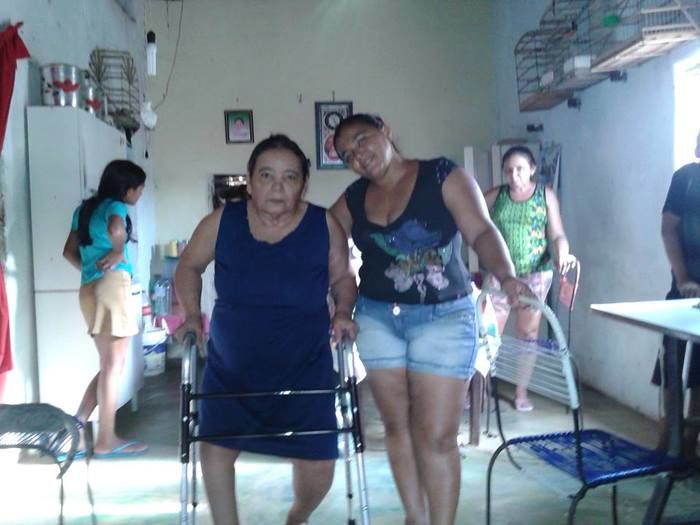 Assistência Social – entrega cadeiras de rodas e andajá a pessoas especiais e carentes. - Imagem 4