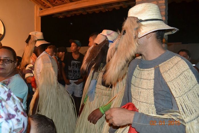 Grupos de Reisado do Boi Panim visita residencia do Vereador Luiz Paulo - Imagem 9