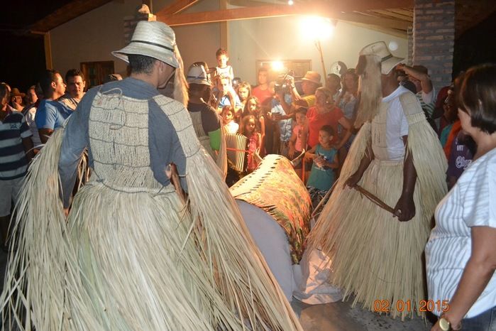 Grupos de Reisado do Boi Panim visita residencia do Vereador Luiz Paulo - Imagem 19