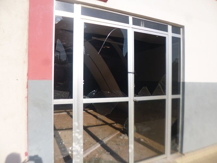 Bandidos explodem Banco do Bradesco em Redenção do Gurguéia. Posto ficou totalmente destruído  - Imagem 3