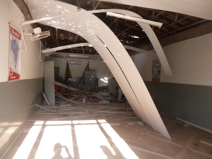 Bandidos explodem Banco do Bradesco em Redenção do Gurguéia. Posto ficou totalmente destruído  - Imagem 2