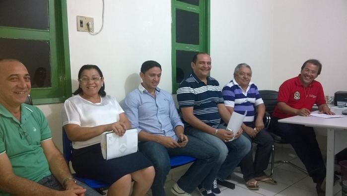 PREFEITO JONAS MOURA FAZ A PRIMEIRA REUNIÃO COM SECRETÁRIOS EM 2015 - Imagem 2