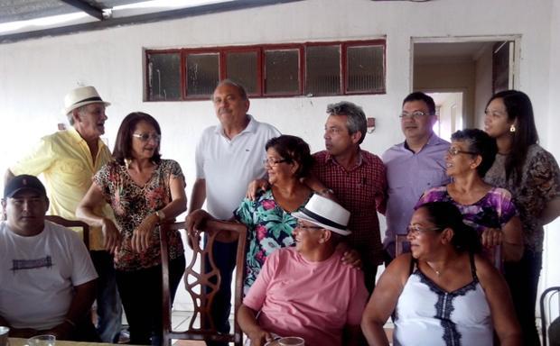 Presidente da Câmara Vereadora Maria do Socorro recebeu lideranças em sua casa - Imagem 2