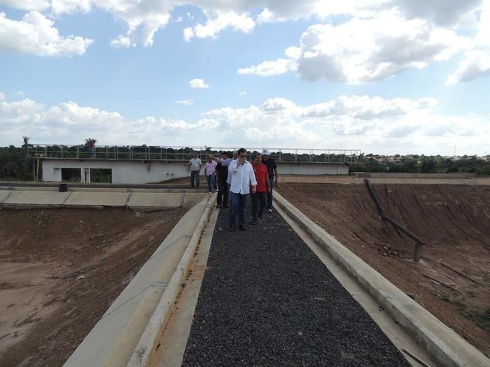 Presidente Nacional da Funasa visita Água Branca e confere de perto andamento das obras de saneamento básico. - Imagem 10