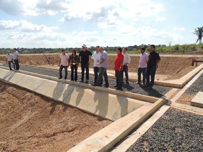 Presidente Nacional da Funasa visita Água Branca e confere de perto andamento das obras de saneamento básico. - Imagem 12