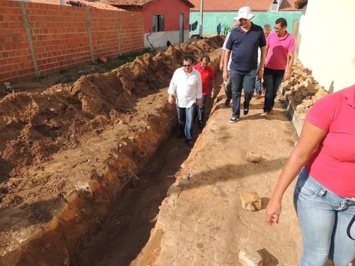 Presidente Nacional da Funasa visita Água Branca e confere de perto andamento das obras de saneamento básico. - Imagem 8