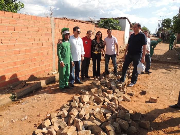 Presidente Nacional da Funasa visita Água Branca e confere de perto andamento das obras de saneamento básico. - Imagem 6