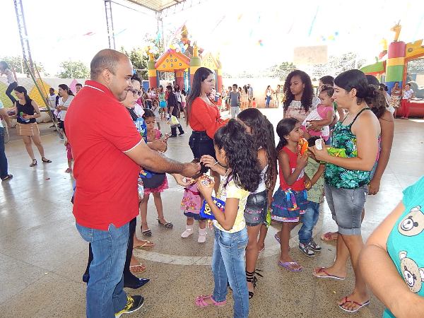 Prefeitura de Lagoinha realiza grande festa para as Crianças - Imagem 17