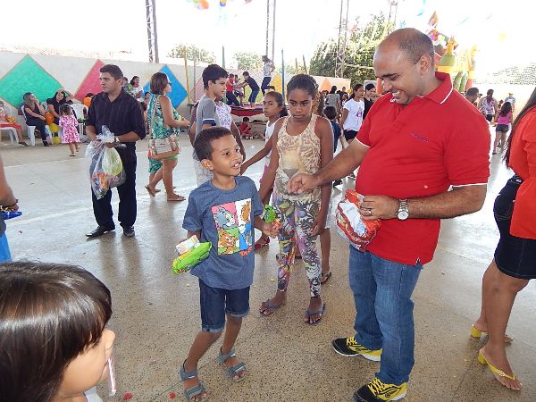 Prefeitura de Lagoinha realiza grande festa para as Crianças - Imagem 16