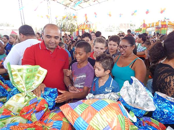 Prefeitura de Lagoinha realiza grande festa para as Crianças - Imagem 33