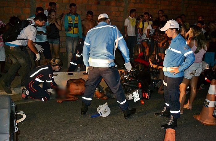 Colisão frontal entre motos deixa três pessoas feridas em Parnaíba - Imagem 1