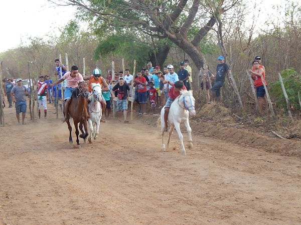 Corrida de Cavalos movimentou o Festejo de Estaca Zero - Imagem 4