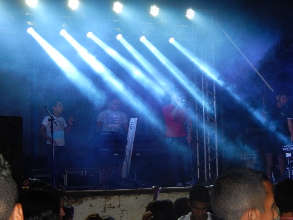  Farra de Play e Os Meninos de Barão no encerramento do Festejo de Estaca Zero  - Imagem 30