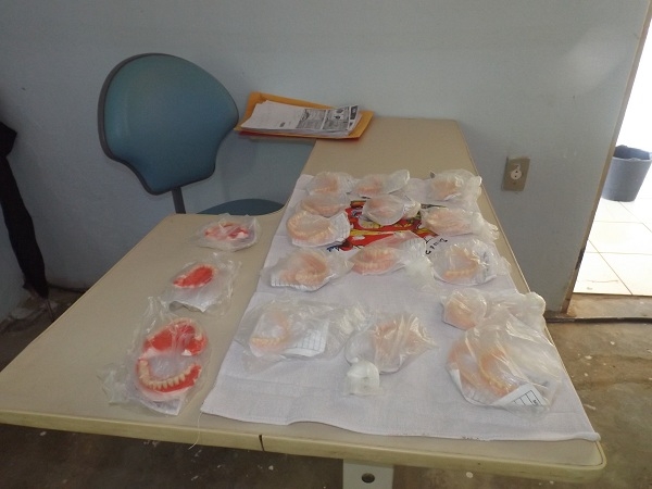 Prefeitura faz entrega das primeiras próteses dentárias gratuitamente a pessoas carentes do município - Imagem 4