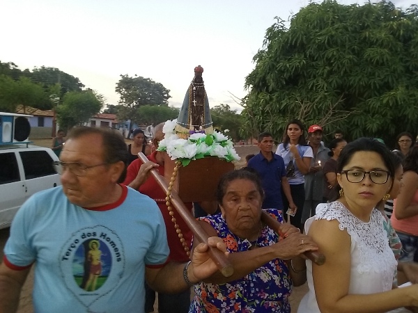 População participa da procissão de encerramento do Festejo de Estaca Zero - Imagem 7