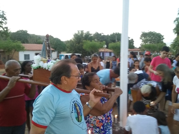 População participa da procissão de encerramento do Festejo de Estaca Zero - Imagem 4