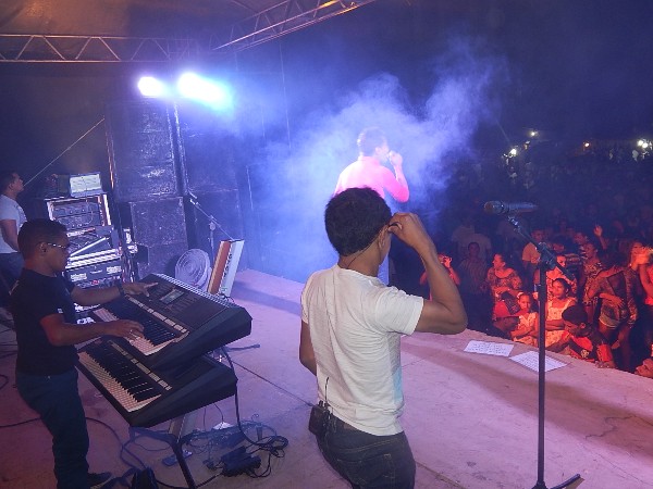  Farra de Play e Os Meninos de Barão no encerramento do Festejo de Estaca Zero  - Imagem 23