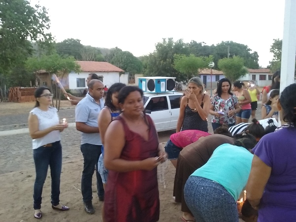 População participa da procissão de encerramento do Festejo de Estaca Zero - Imagem 6