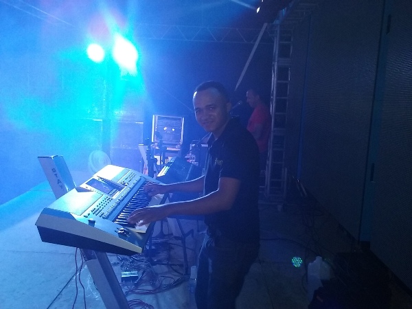  Farra de Play e Os Meninos de Barão no encerramento do Festejo de Estaca Zero  - Imagem 8