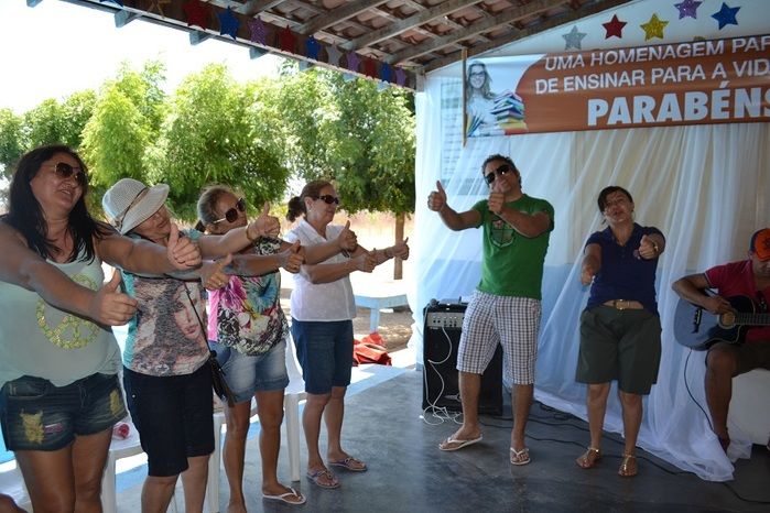 Prefeito Márcio Alencar proporciona grande festa aos professores de Alegrete - Imagem 45