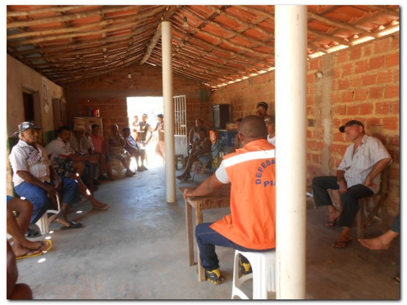 Chefe da Defesa Civil Neto Mercê se reúne com os moradores das Comunidades do Município para tratar sobre o desperdício d’ água.