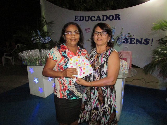 Secretaria Municipal Realizou Comemoração do Dia do Professor - Imagem 98