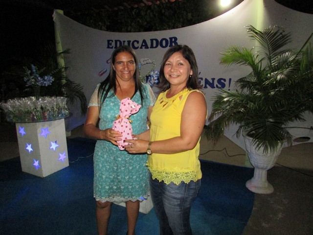 Secretaria Municipal Realizou Comemoração do Dia do Professor - Imagem 88