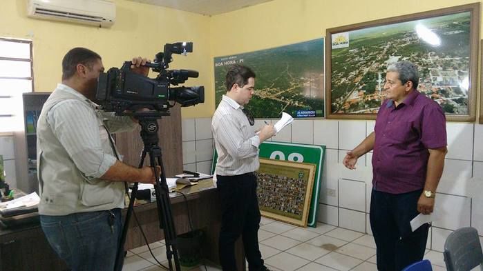 TRABALHANDO COM A VERDADE: PREFEITO ZÉ RESENDE QUEBRA O SILÊNCIO E FALA SOBRE ATRASO SALARIAL EM BOA HORA - Imagem 3